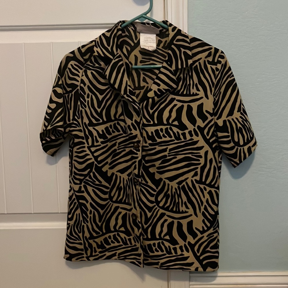 VINTAGE tan and black patterned button-up shirt